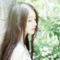 一个穿白色衣服的女生头像图片