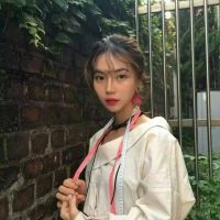 一个穿白色衣服的女生头像图片