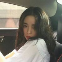 一个穿白色衣服的女生头像图片
