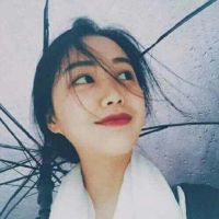 一个穿白色衣服的女生头像图片