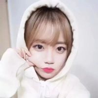 一个穿白色衣服的女生头像图片