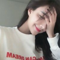 一个穿白色衣服的女生头像图片