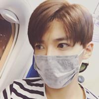 条纹T恤系列的男生头像