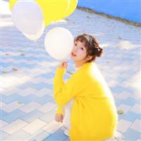 穿黄衣服的女生头像