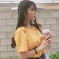 穿黄衣服的女生头像
