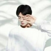 韩国中分男生头像 男生中分发型韩版头像图片
