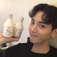 韩国中分男生头像