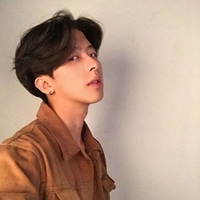 韩国中分男生头像