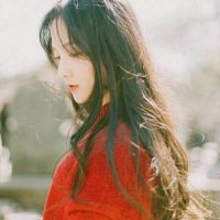 穿红色裙子的女生头像