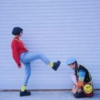 穿平底鞋的女生头像