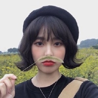 戴帽子时尚女生头像