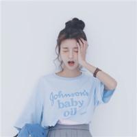 淡蓝色的唯美女生头像