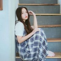 淡蓝色的唯美女生头像