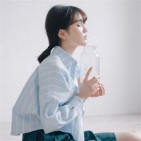 淡蓝色的唯美女生头像