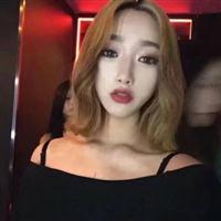 穿吊带背心的女生头像
