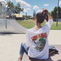 女生背影丸子头头像