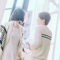 身穿情侣装的个性情侣头像