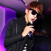 喝酒的霸气男生头像图片
