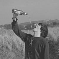 喝酒的霸气男生头像图片