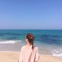 qq头像女生背影天空