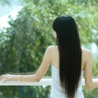 qq头像女生背影白色系