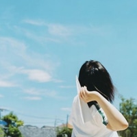 qq头像女生背影白色系