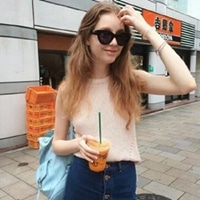 欧美风格乖巧女孩头像