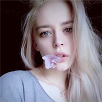 欧美风格乖巧女孩头像