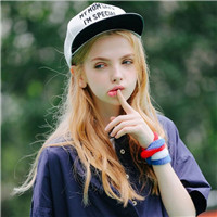 欧美风格乖巧女孩头像