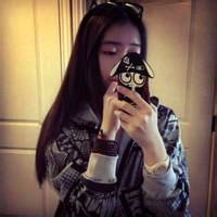 qq头像女生自拍露手机超霸气