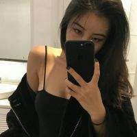 qq头像女生自拍露手机超霸气