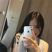 qq头像女生自拍露手机超霸气