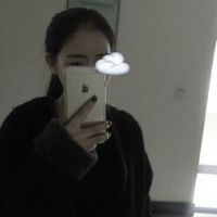 qq头像女生自拍露手机超霸气