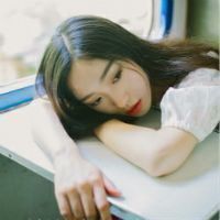 qq头像女生要哭了