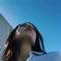 高清欧美街头风女生头像