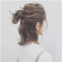 微信丸子头女生头像