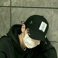 男生头像带口罩霸气