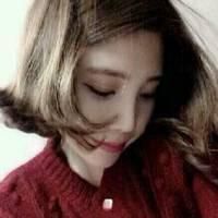红色唯美女生头像