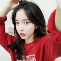 红色唯美女生头像