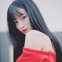 红色唯美女生头像