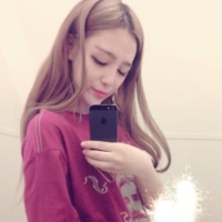 红色唯美女生头像