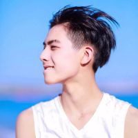 qq情侣头像一张一人男生帅气