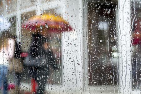 描写冬天的雨的句子