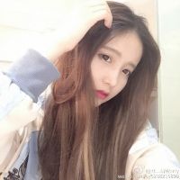 干净大气的女生头像