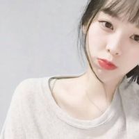 干净大气的女生头像