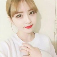 干净大气的女生头像