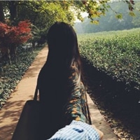 树林里qq情侣头像一男一女