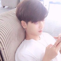 女生喜欢的干净的男生头像