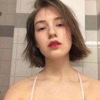 欧美头像女生简单气质