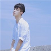 干净白色男生头像